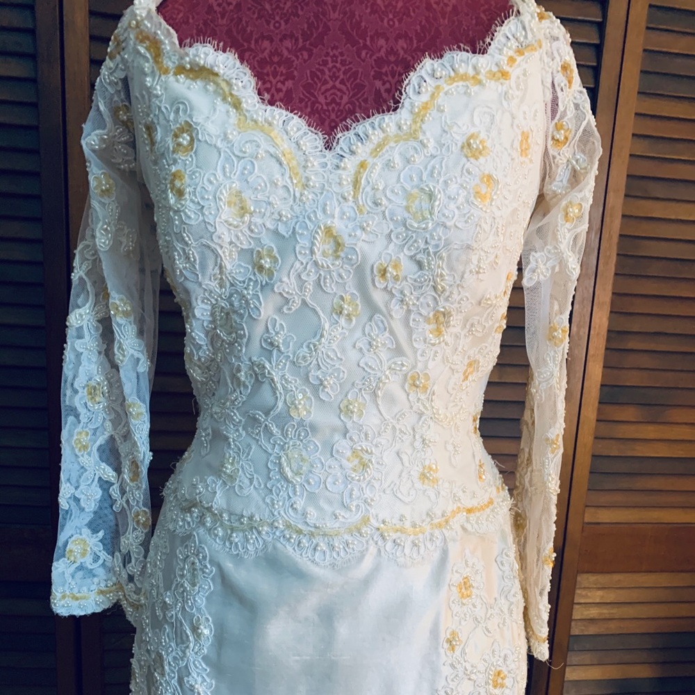 Wedding Gown Pure Romance 100% silk Jim Hjelm Sz10